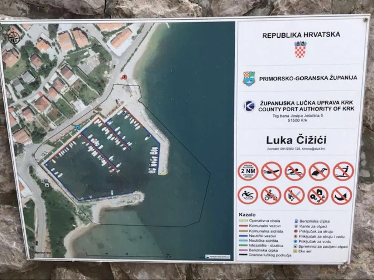 Sea View Apartment 0*, Cizici Croatia